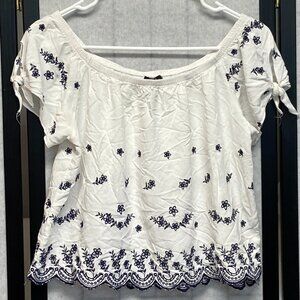 Rue 21 Embroidered Eyelet Short Tie Sleeve Crop Peasant Scallop Hem Top White